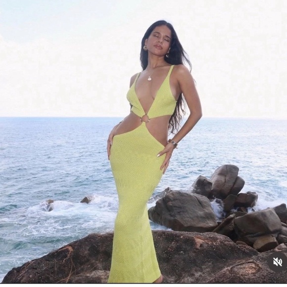 NWT Zara VACATION Cutout Maxi Dress size S 
🚨FIRM PRICE NO DISCOUNT - Picture 7 of 16